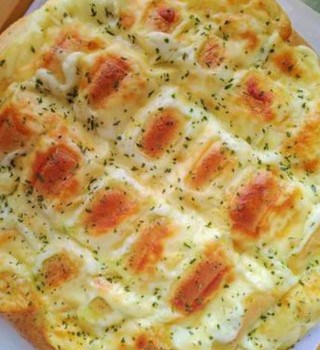 garlic cheese bread (mozzarella)